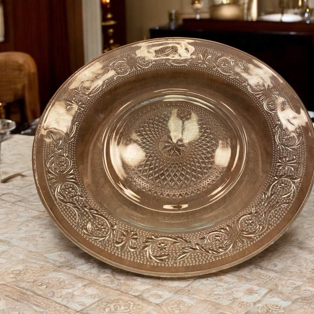 Set of 9 Vintage KIG Indonesia Pressed Glass Plates 9” Diamond Dot Fleur De Lis - Picture 5 of 9